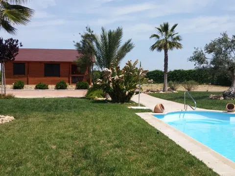 Chalet independiente con piscina