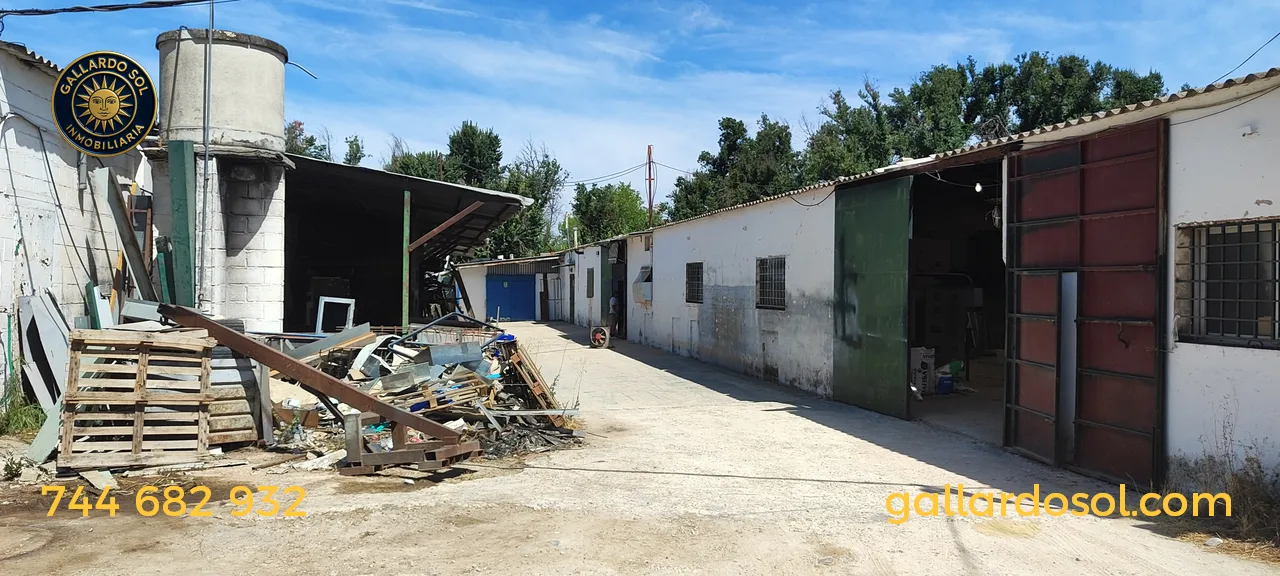 Naves agrarias en el terreno