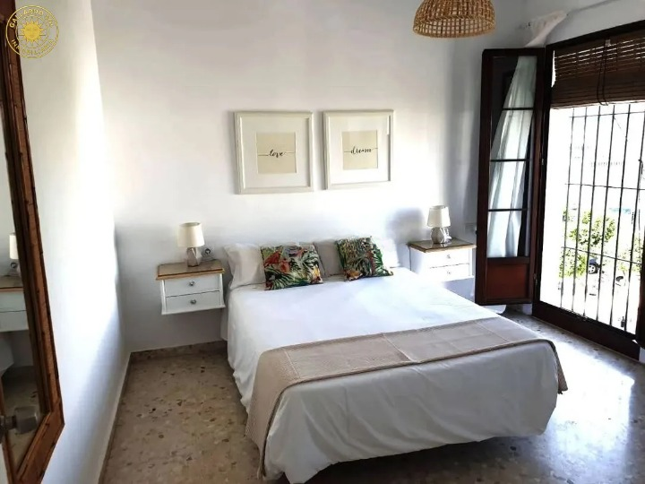 Dormitorio principal con armarios empotrados